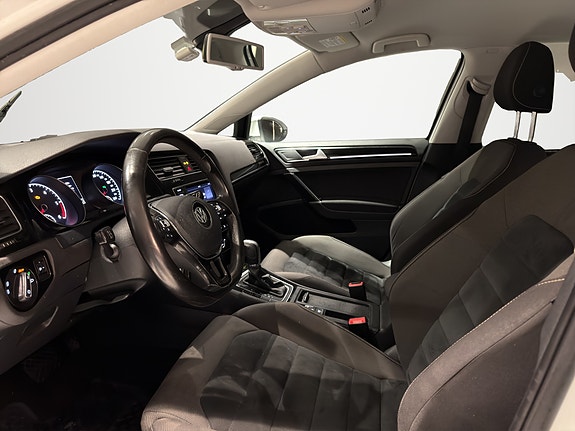 Volkswagen Golf VII 15 of 27