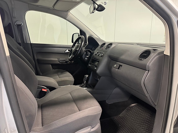Volkswagen Caddy Maxi 22 of 30
