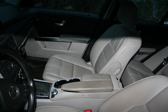 Mercedes-Benz GLK220 15 of 30