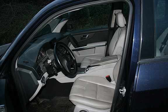 Mercedes-Benz GLK220 14 of 30