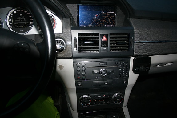 Mercedes-Benz GLK220 23 of 30