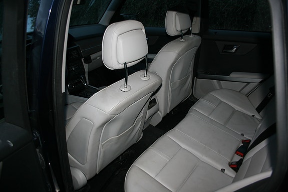 Mercedes-Benz GLK220 16 of 30