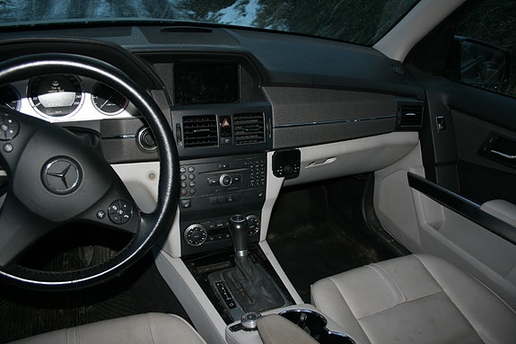 Mercedes-Benz GLK220 10 of 30