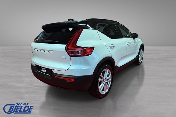 Volvo XC40 5 of 5