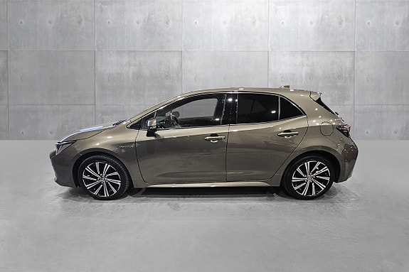Toyota Corolla 2 of 25
