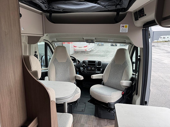 Carado Camper Van 600 DEMOBIL! 4 sengeplasser / 9-trinns automat / 23 of 23