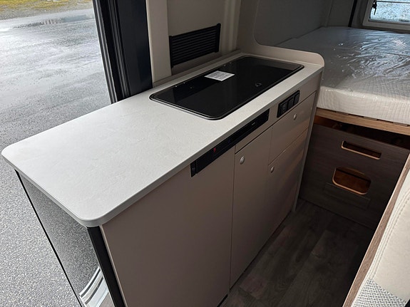 Carado Camper Van 600 DEMOBIL! 4 sengeplasser / 9-trinns automat / 4 of 23