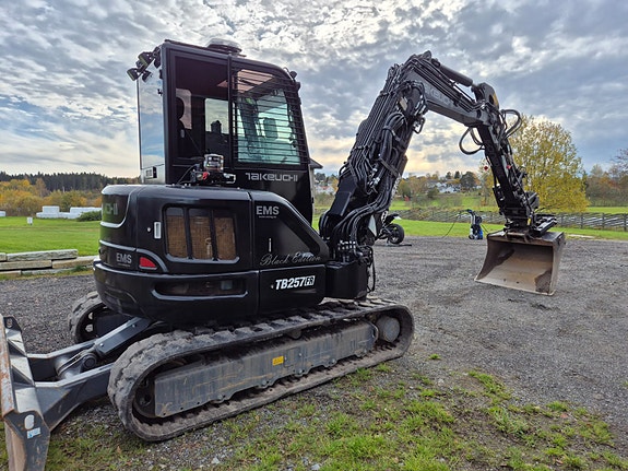 Takeuchi TB257FR