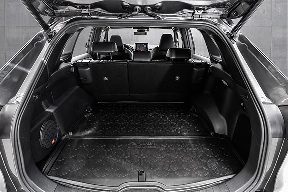Toyota RAV4 Plug-in Hybrid 22 of 27