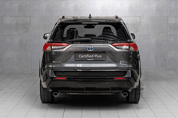 Toyota RAV4 Plug-in Hybrid 3 of 27