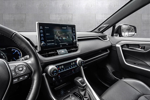 Toyota RAV4 Plug-in Hybrid 16 of 27