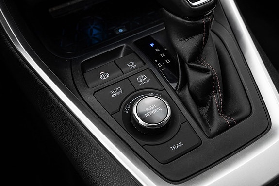 Toyota RAV4 Plug-in Hybrid 20 of 27