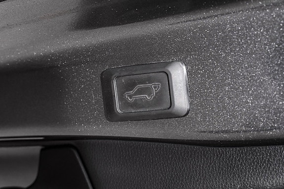 Toyota RAV4 Plug-in Hybrid 23 of 27