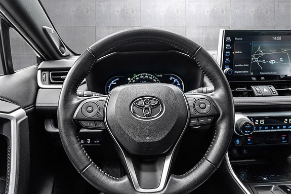 Toyota RAV4 Plug-in Hybrid 13 of 27