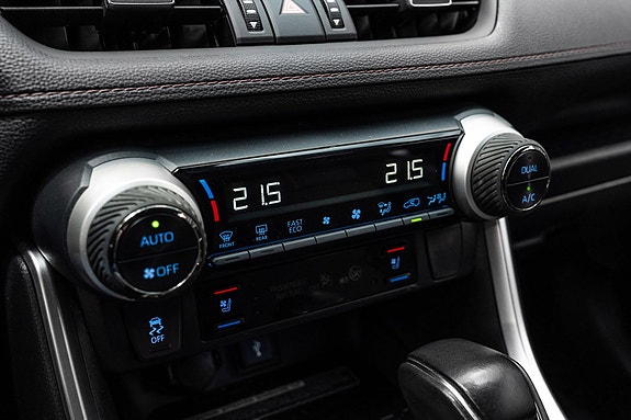 Toyota RAV4 Plug-in Hybrid 21 of 27