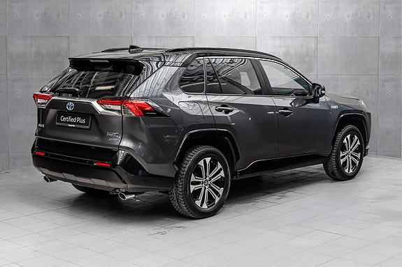 Toyota RAV4 Plug-in Hybrid 4 of 27