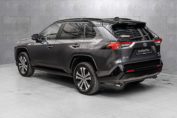 Toyota RAV4 Plug-in Hybrid 2 of 27