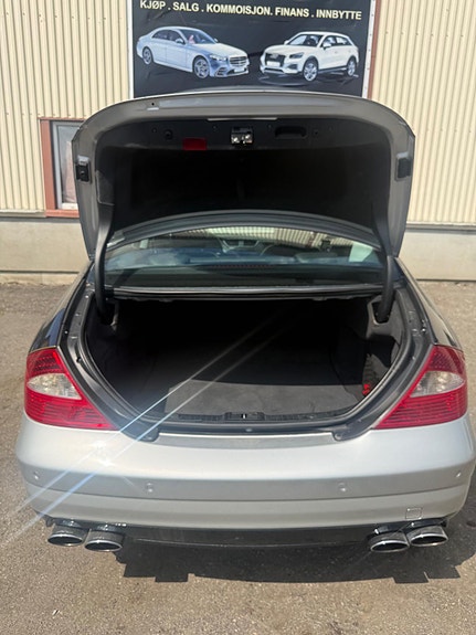 Mercedes-Benz CLS320 11 of 30