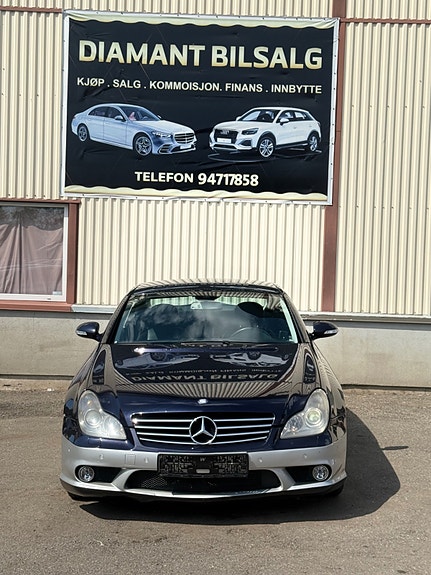 Mercedes-Benz CLS320 2 of 30