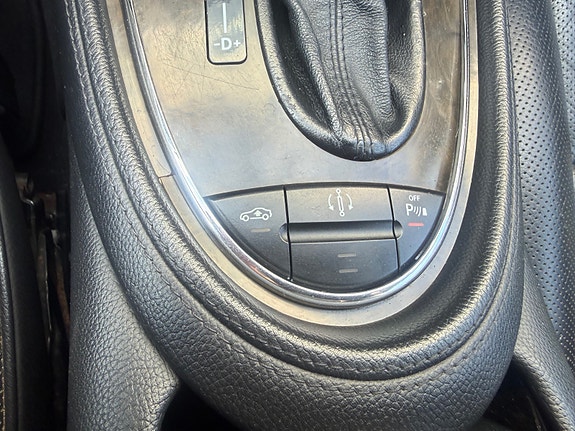 Mercedes-Benz CLS320 22 of 30