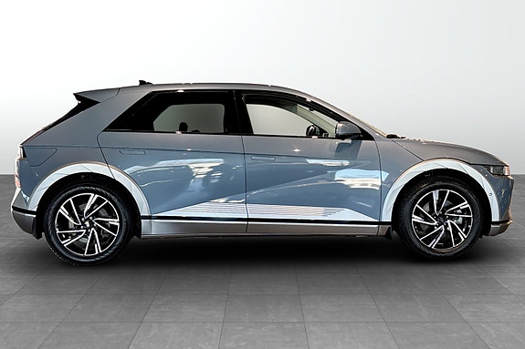 Hyundai Ioniq 5 2 of 5