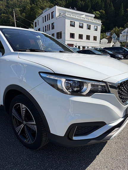 MG ZS EV 27 of 28