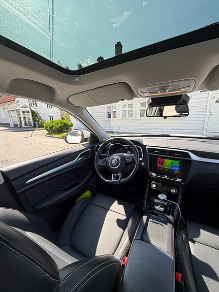 MG ZS EV 8 of 28