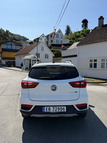 MG ZS EV 6 of 28
