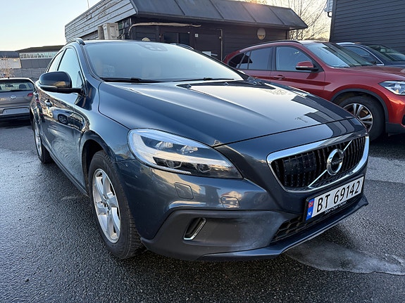 Volvo V40 Cross Country 4 of 5