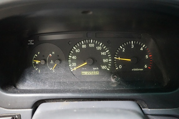 Toyota HiAce 25 of 30
