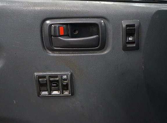 Toyota HiAce 23 of 30
