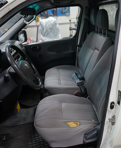 Toyota HiAce 18 of 30