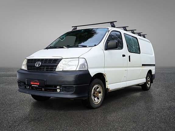 Toyota HiAce 3 of 30
