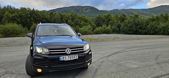 Volkswagen Touareg 2 of 24