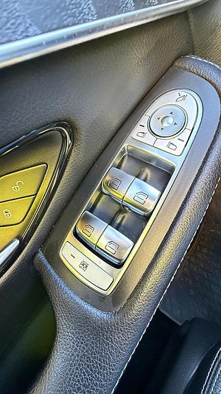 Mercedes-Benz GLC350 e 15 of 18