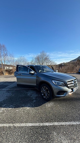 Mercedes-Benz GLC350 e 3 of 18