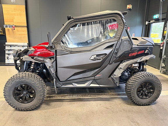 Can-Am Maverick Sport 1000R T 40km/t 2 of 5