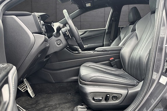 Lexus NX450h 9 of 30