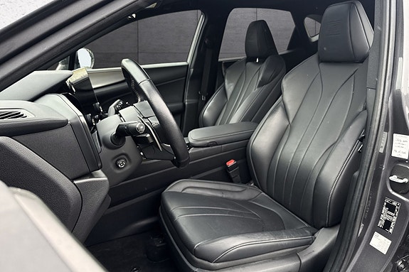 Lexus NX450h 8 of 30