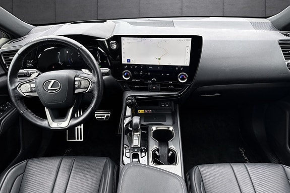 Lexus NX450h 13 of 30