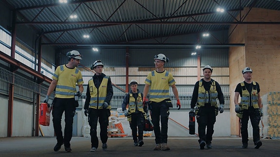 Her har vårt dyktige team vært i sving med å montere tørrsprinkler på det nye 3700 m2 store trelastlageret til Byggern på Straume.