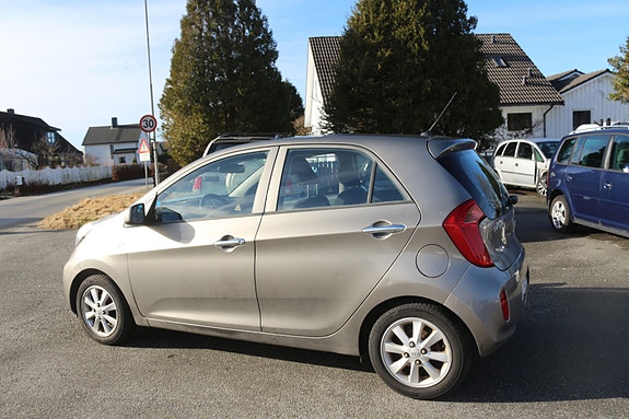 Kia Picanto 4 of 5