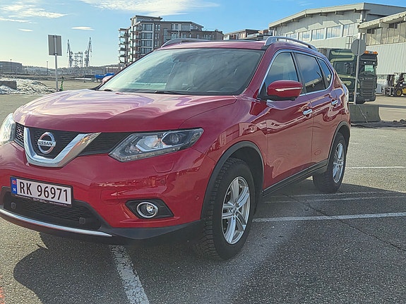 Nissan X-Trail 2 of 5
