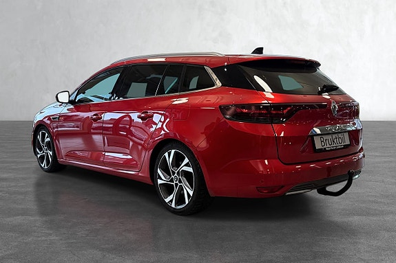 Plug‑in hybrid gir elektrisk kjøring i hverdagen og fleksibilitet på langtur – det beste fra begge verdener.