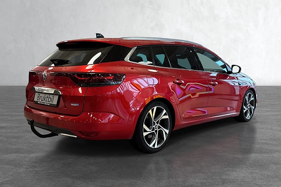 RS‑Line‑pakken løfter bilen med sporty detaljer, unike RS‑elementer og et mer eksklusivt helhetsinntrykk.