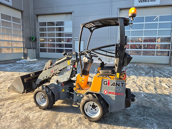 Giant G1100 med ekstra hydraulikk uttak