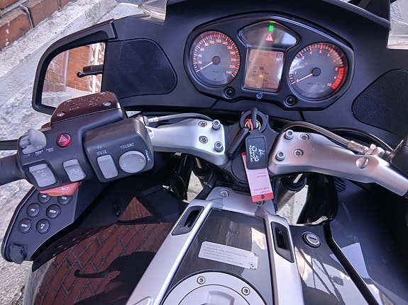 BMW R 1200 RT 4 of 5