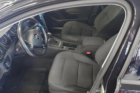 Volkswagen Golf VII 5 of 11