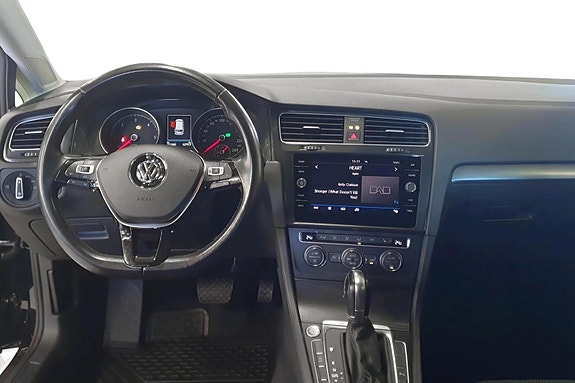 Volkswagen Golf VII 7 of 11