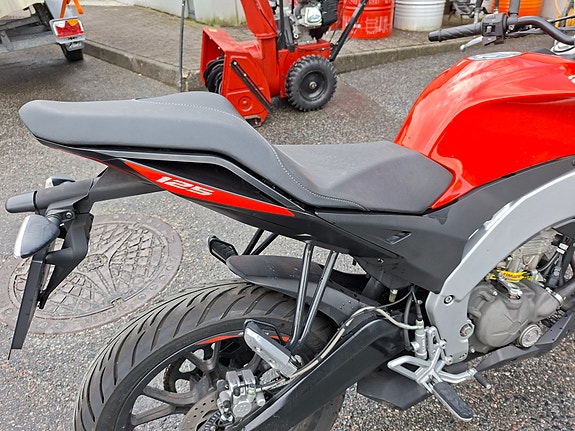 Aprilia RS 125 Tuono 7 of 13